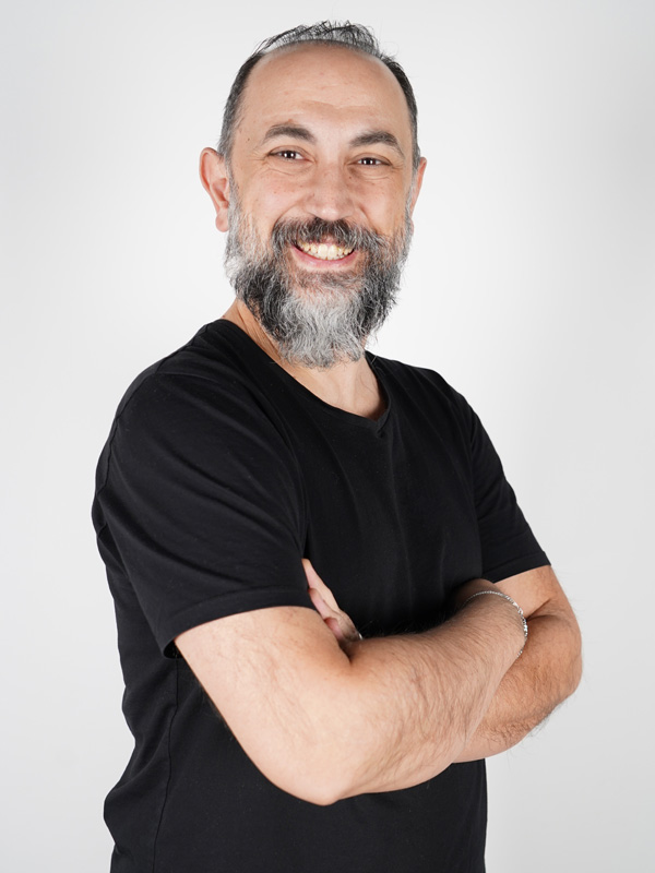 Yardımcı Rolde Yılın En Başarılı Erkek Oyuncusu