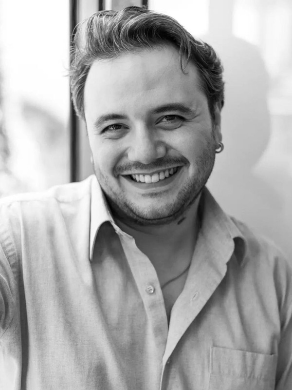 Yardımcı Rolde Yılın En Başarılı Erkek Oyuncusu